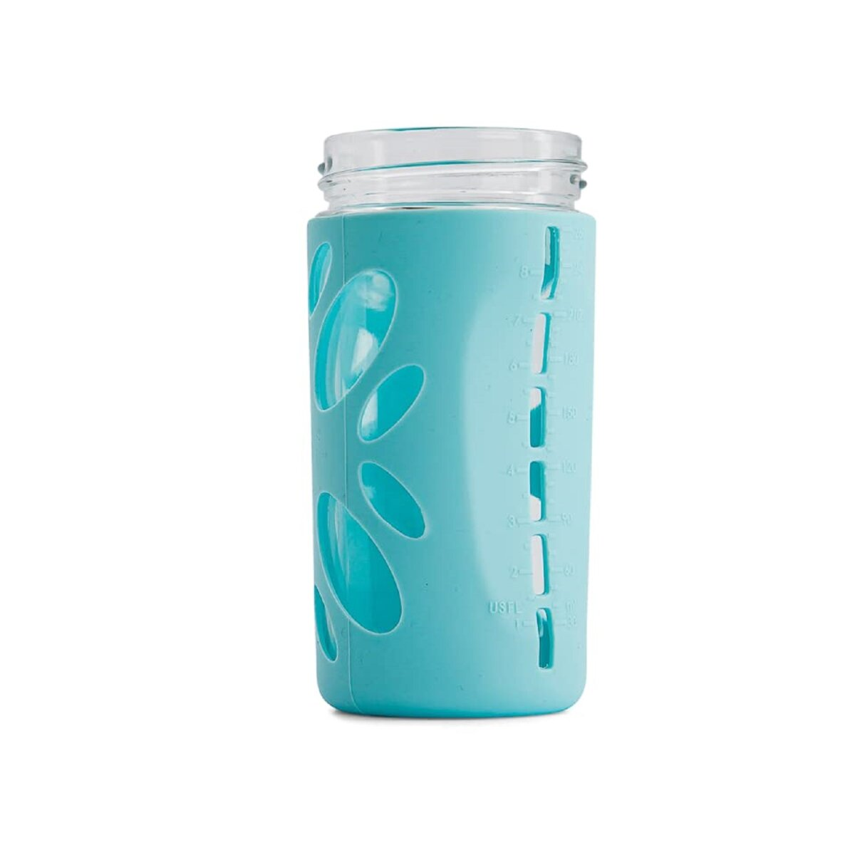 Eine Glas-Babyflasche mit blauem Silikonärmel und Messmarkierungen.