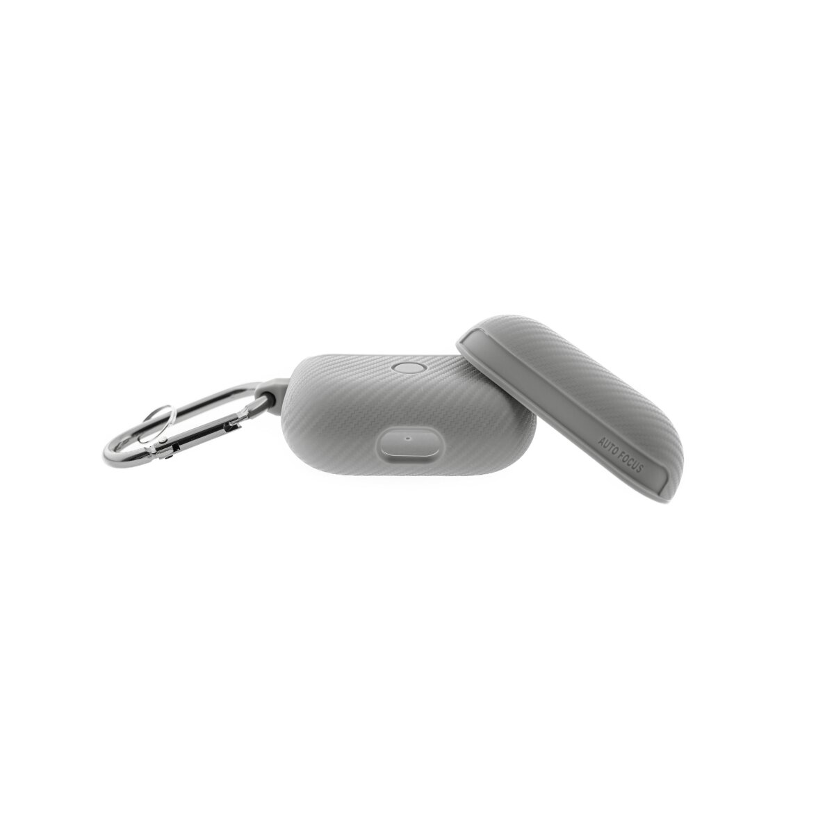 Ein graues, strukturiertes AirPods-Case mit Karabiner und offenem Deckel auf Weiß.