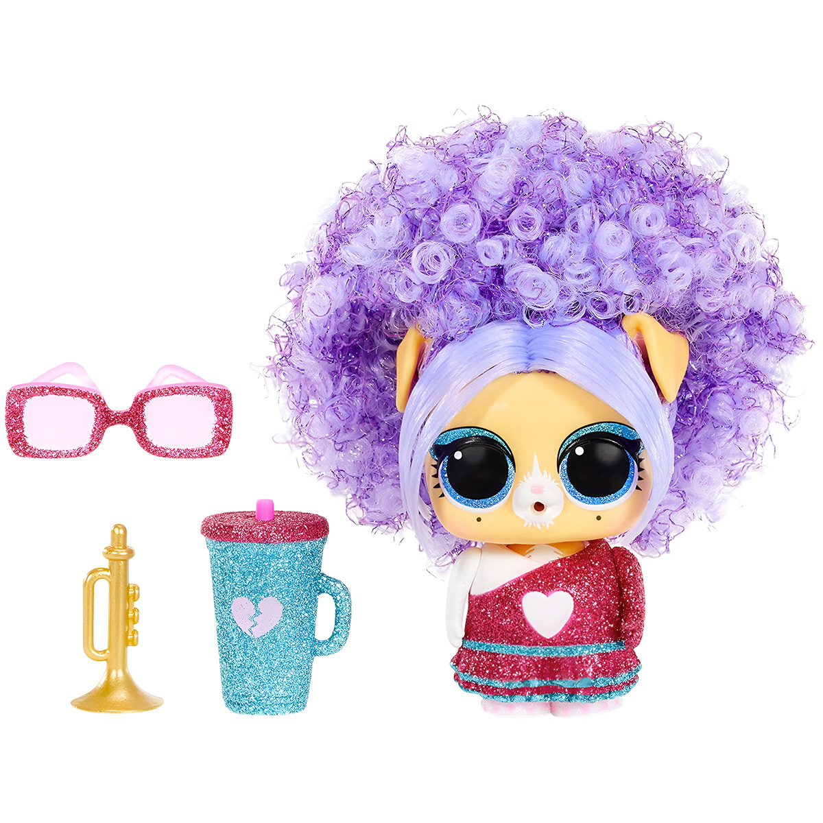 Una bambola con capelli viola, occhiali, accessori e una tazza.