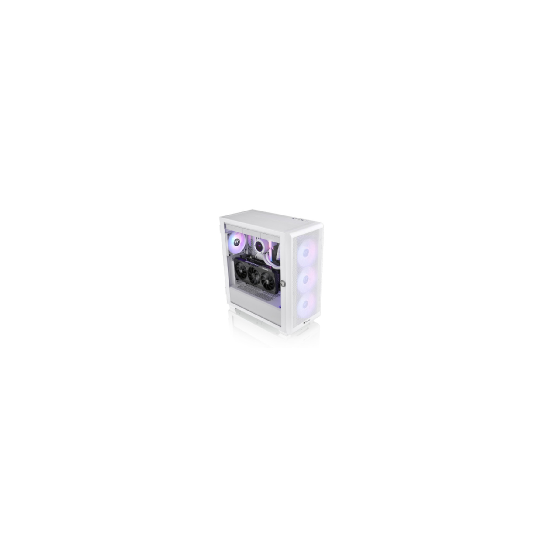 Witte pc-kast met interne componenten. Zichtbare ventilatoren en GPU. Witte achtergrond.