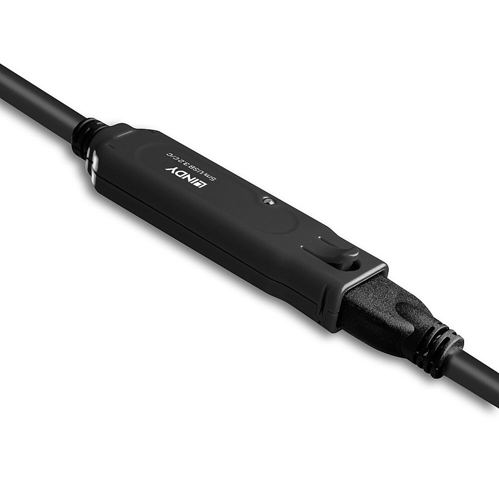 Schwarzes USB-Kabel mit schwarzem Steuermodul und USB-A-Anschluss.