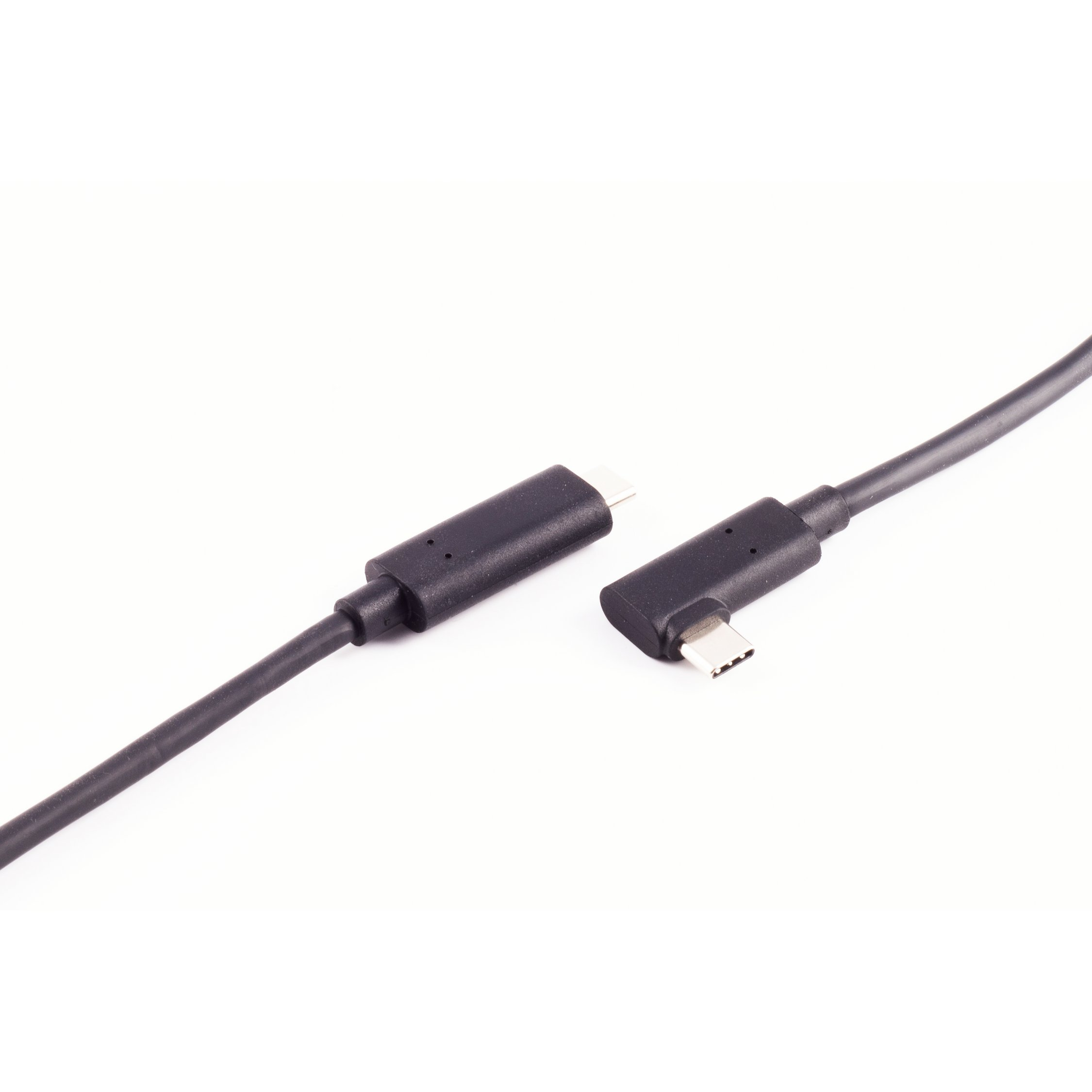 Due cavi neri con connettori, uno USB-C e l'altro USB-C ad angolo retto, su bianco.