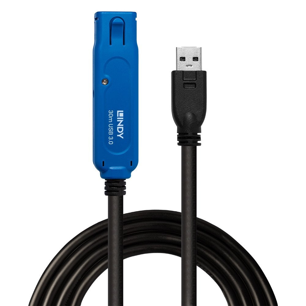 Cavo di estensione attiva USB 3.0 blu con connettore USB-A e cavo nero, sfondo nero.