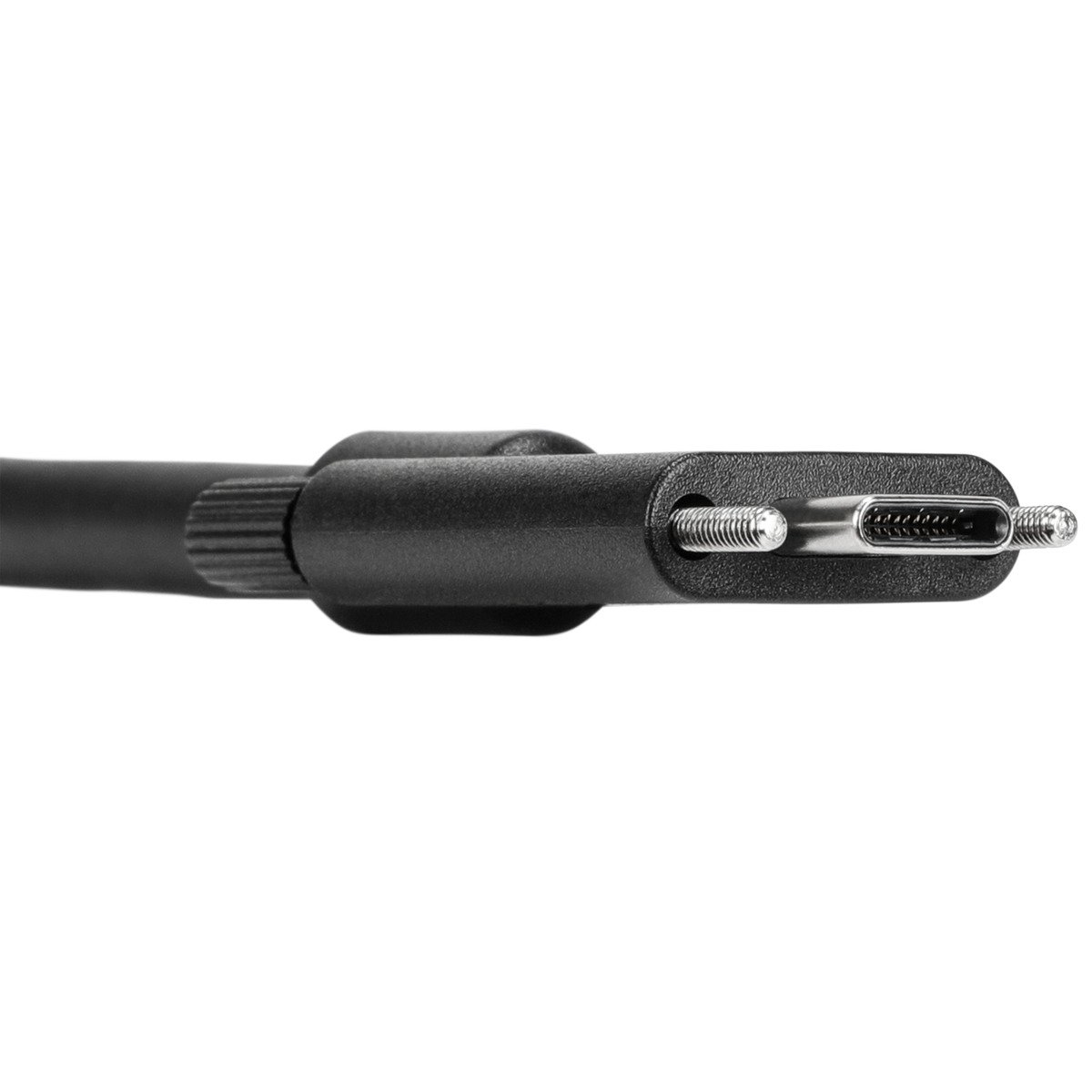 Primo piano di un connettore USB-C nero, con un corpo a coste.