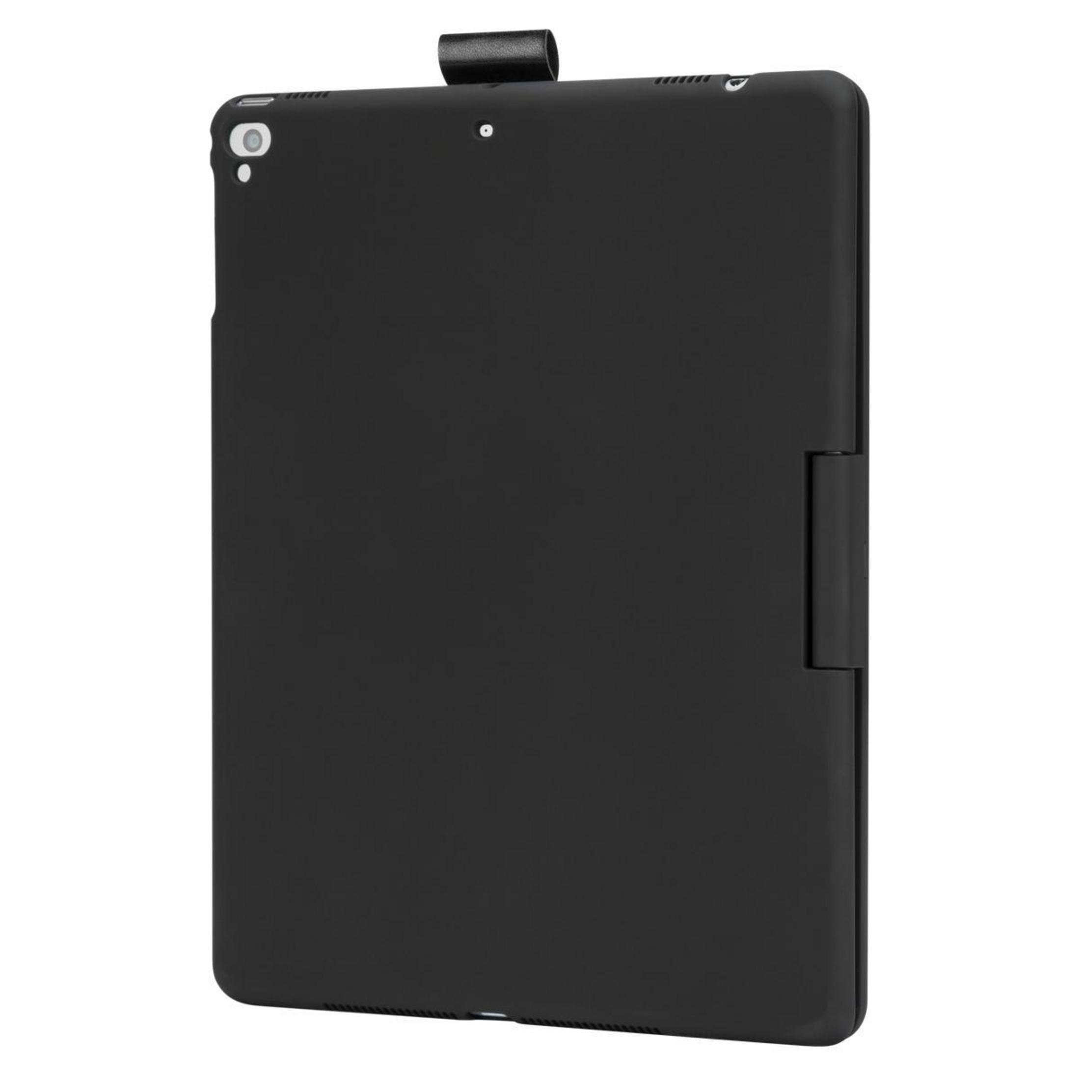 Custodia per tablet nera, chiusa, con una copertura e un ritaglio per la fotocamera sul retro.