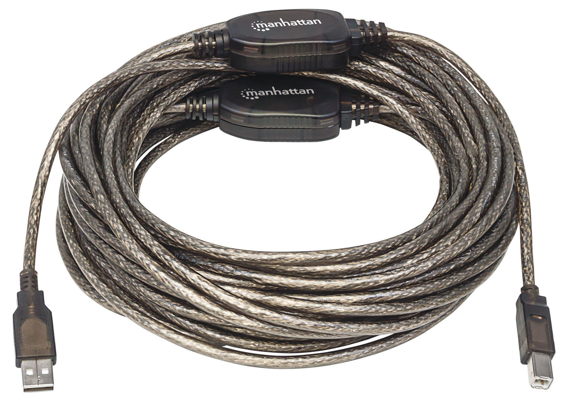 Un cavo USB arrotolato, con connettori USB-A e USB-B, su una superficie bianca.
