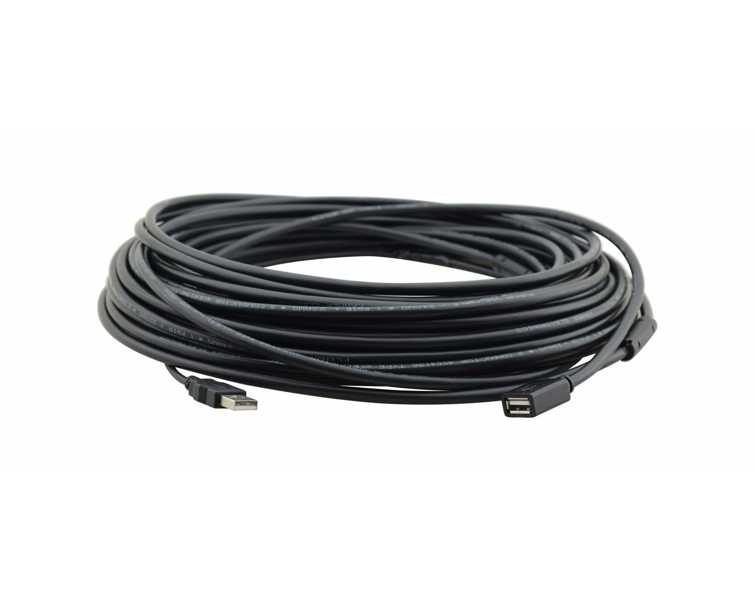 Cavo USB nero arrotolato. Il cavo è nero, con connettori ad ogni estremità. Sfondo bianco.