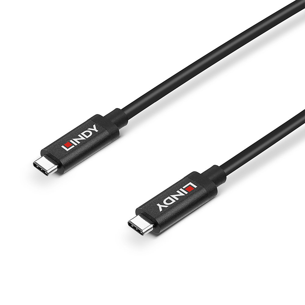 Due cavi USB-C neri. I cavi hanno etichette del marchio Lindy.