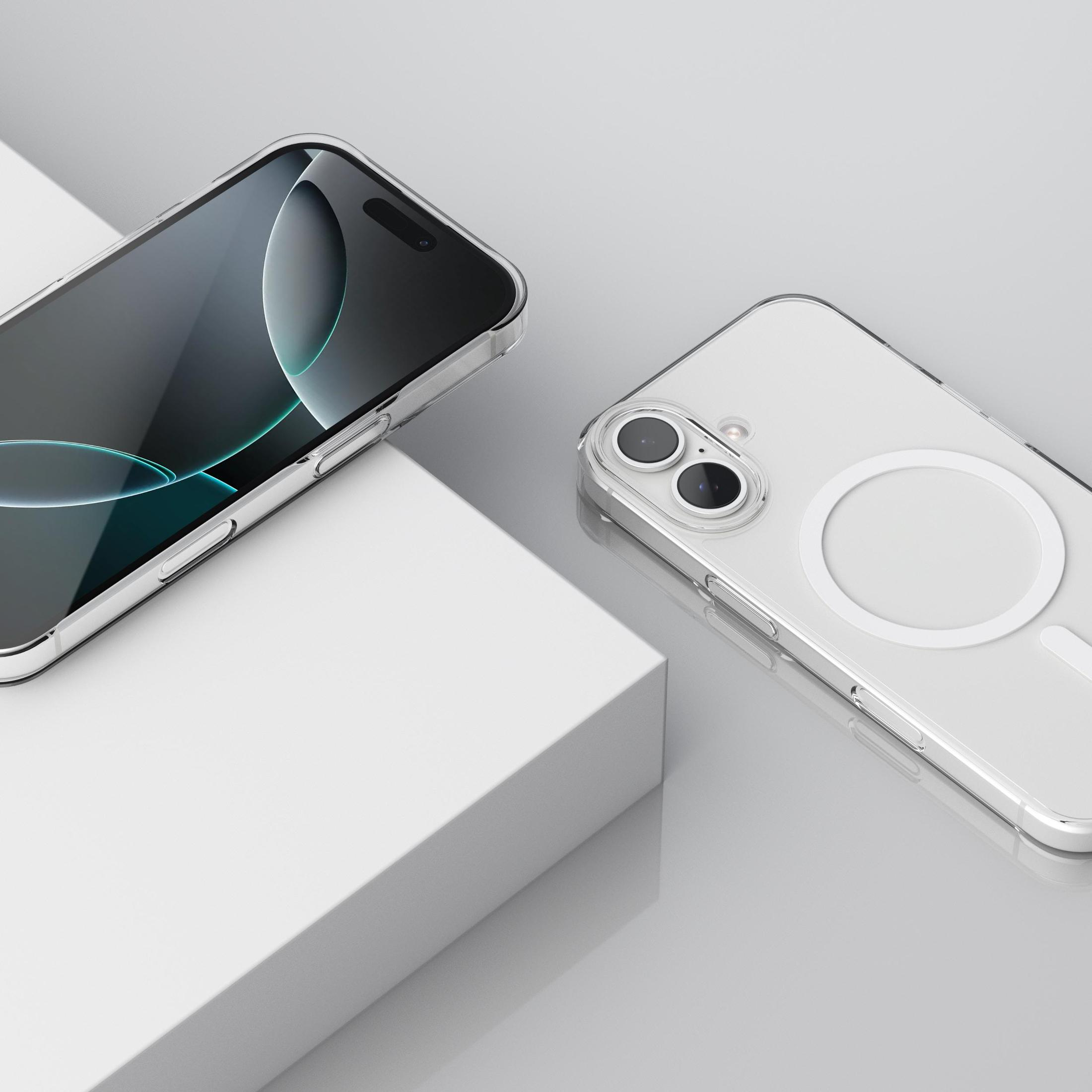 Deux coques de téléphone transparentes. Une avec un téléphone à l'intérieur. Les deux coques ont un design clair et élégant.