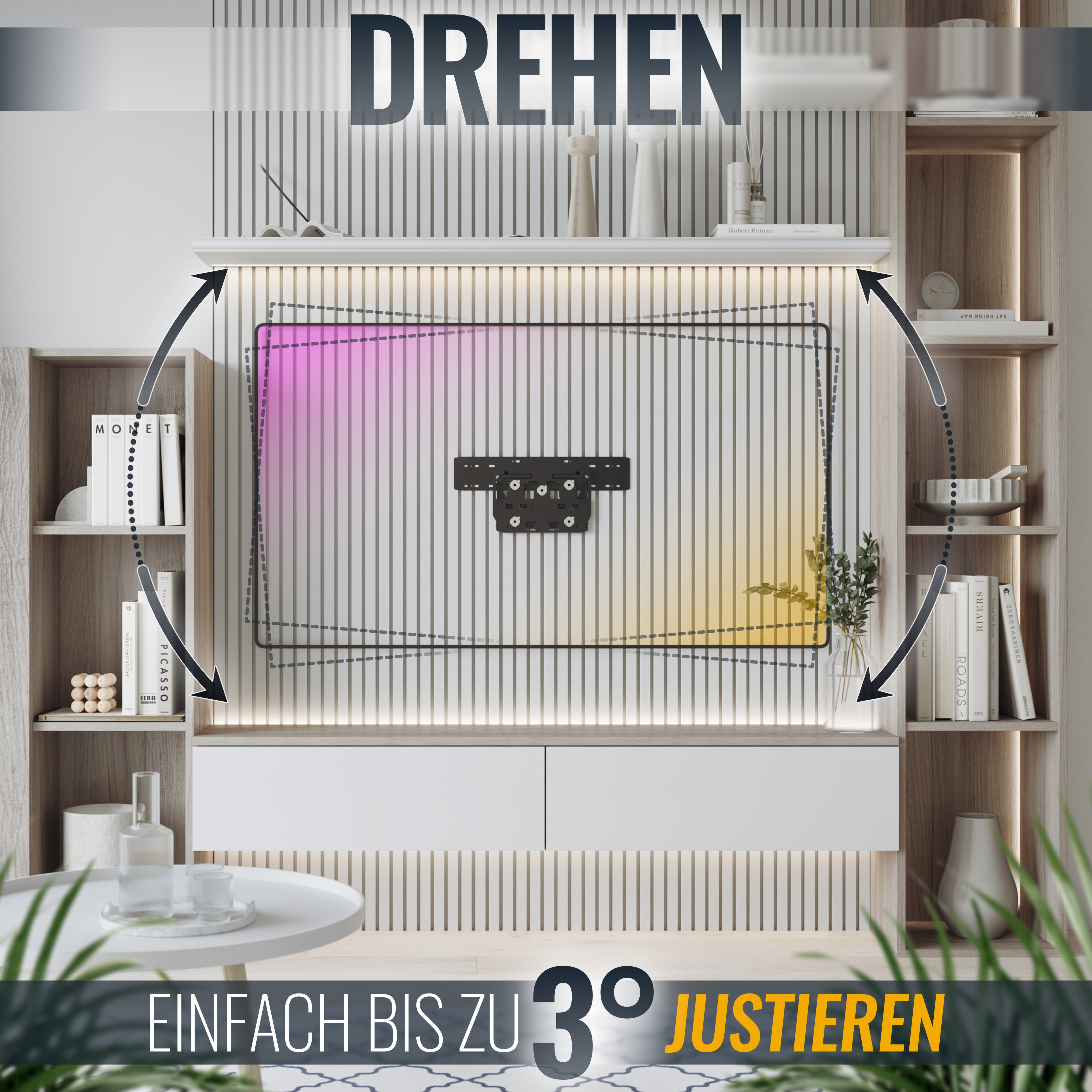 Modernes Wohnzimmer mit an der Wand montiertem Fernseher, umgeben von Regalen und Dekoration.