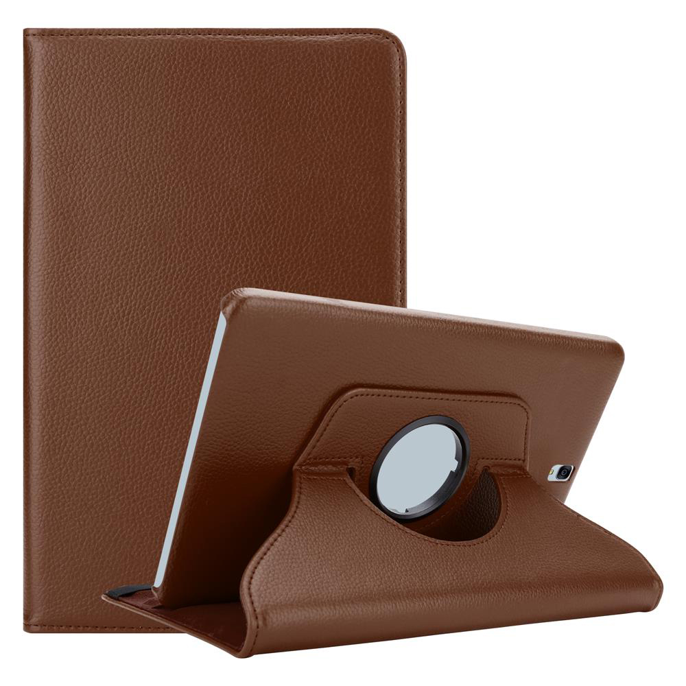 Funda de tableta de cuero marrón con soporte. Una tableta está en la funda. Fondo blanco.