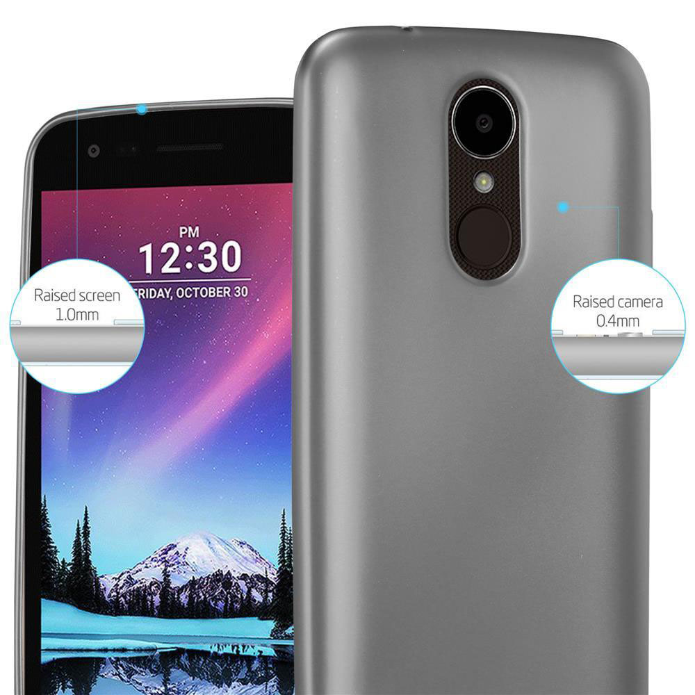 Un teléfono y funda gris. La pantalla muestra la hora. Detalles de pantalla y cámara elevados.