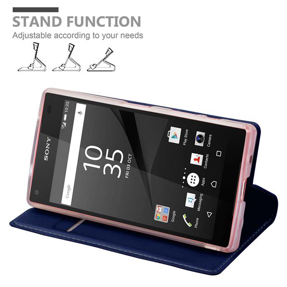 Ein Sony-Telefon in einem blauen Gehäuse auf weißem Hintergrund. Das Telefon zeigt die Uhrzeit und App-Symbole.