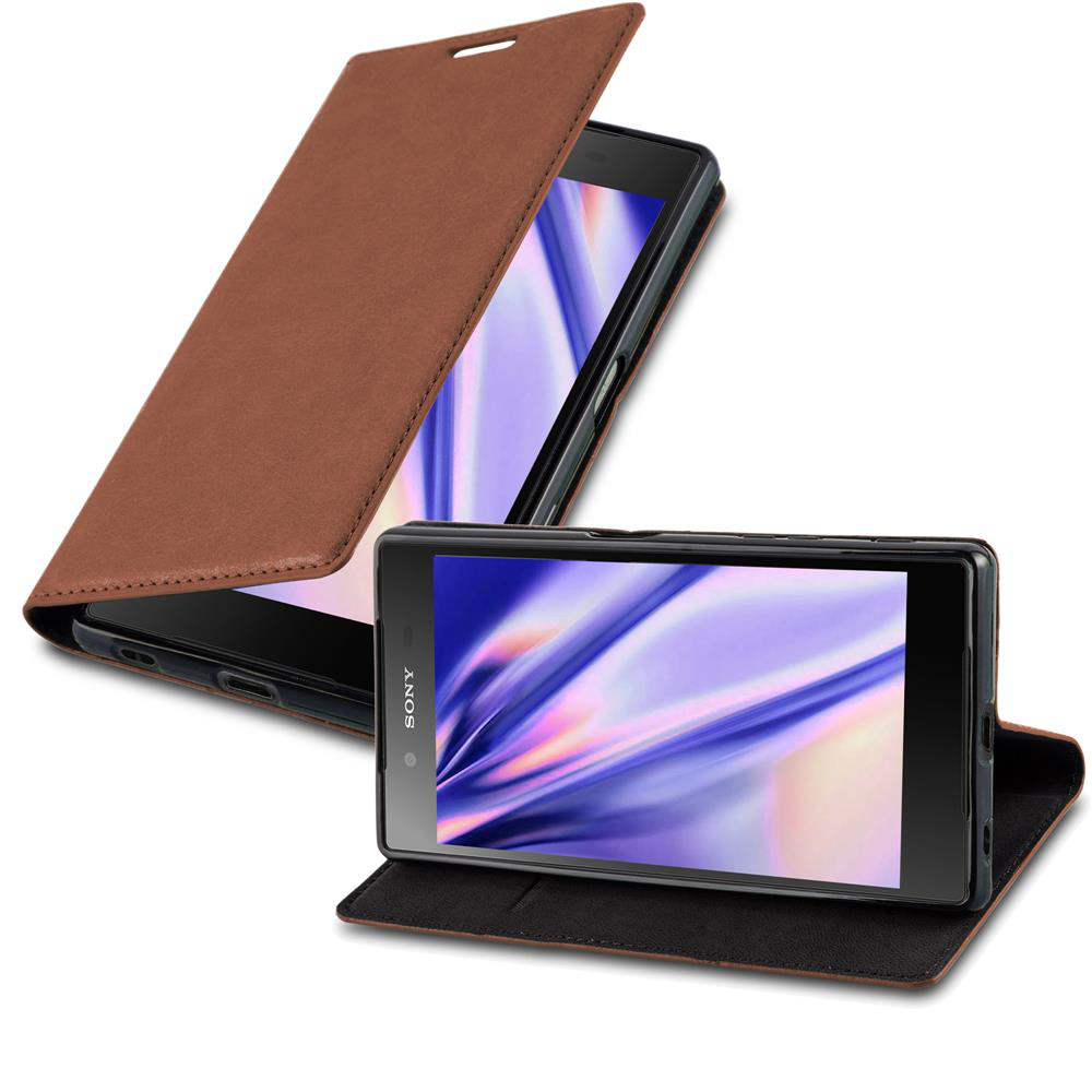 Funda de cuero marrón, abierta, con un teléfono negro dentro. Fondo blanco.