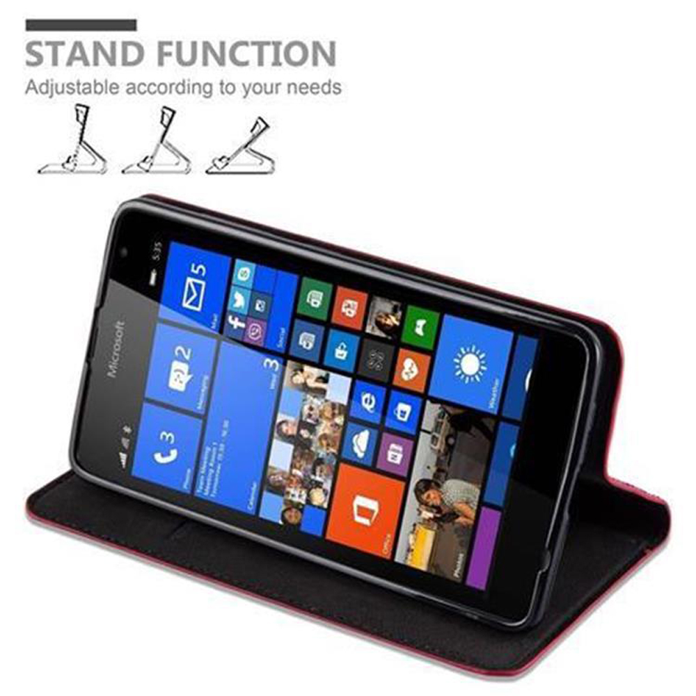Schwarzes Telefon in einer schwarz-roten Hülle. Das Telefon zeigt eine farbenfrohe Benutzeroberfläche an. Text sagt 'Stand Function'.
