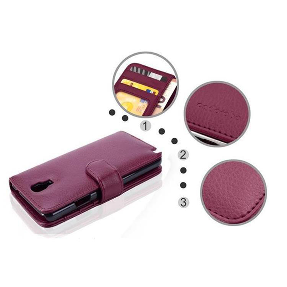 Coque de téléphone bordeaux avec fentes pour cartes et fermeture magnétique. Trois vues visibles.
