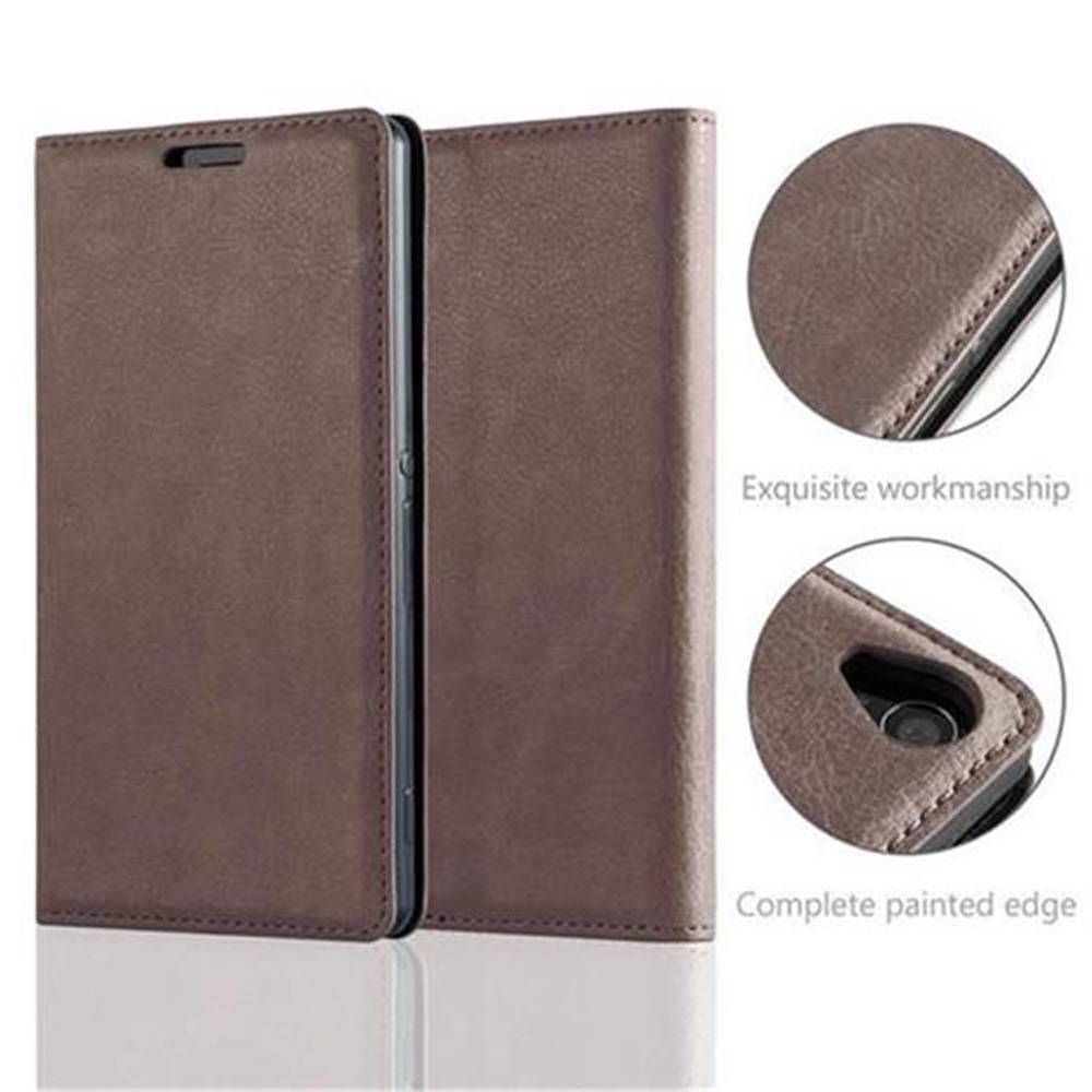 Funda de teléfono marrón con vista cerrada y abierta. Vista detallada de bordes y mano de obra.
