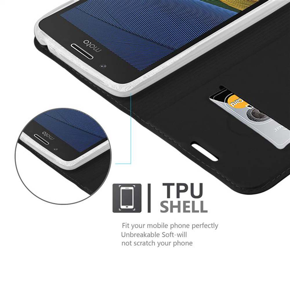 Telefono nero in una custodia nera. Logo TPU shell in basso. Una carta nello slot.