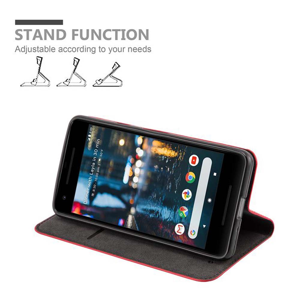 Telefon in roter Hülle, geöffnet, um den Bildschirm zu zeigen. Standfunktion Symbole.