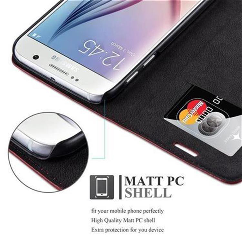 Primo piano di una custodia per telefono con fessura per carta di credito e un telefono.