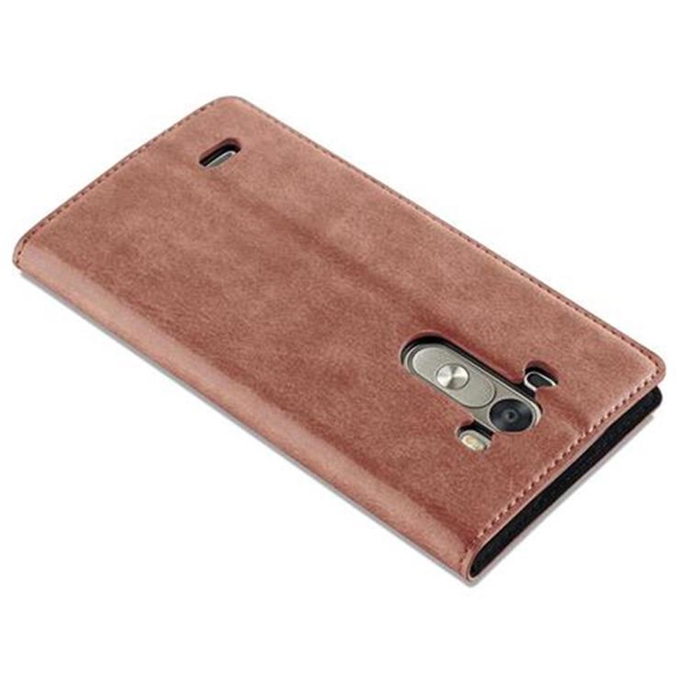 Funda de teléfono de cuero marrón con recortes para cámara y botones, sobre fondo blanco.