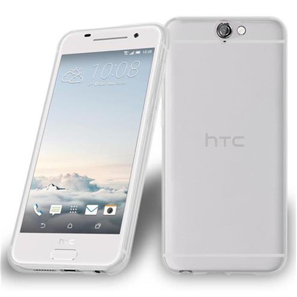 Ein weißes HTC-Telefon, Vorder- und Rückansicht, in einer transparenten Hülle. Der Hintergrund ist weiß.