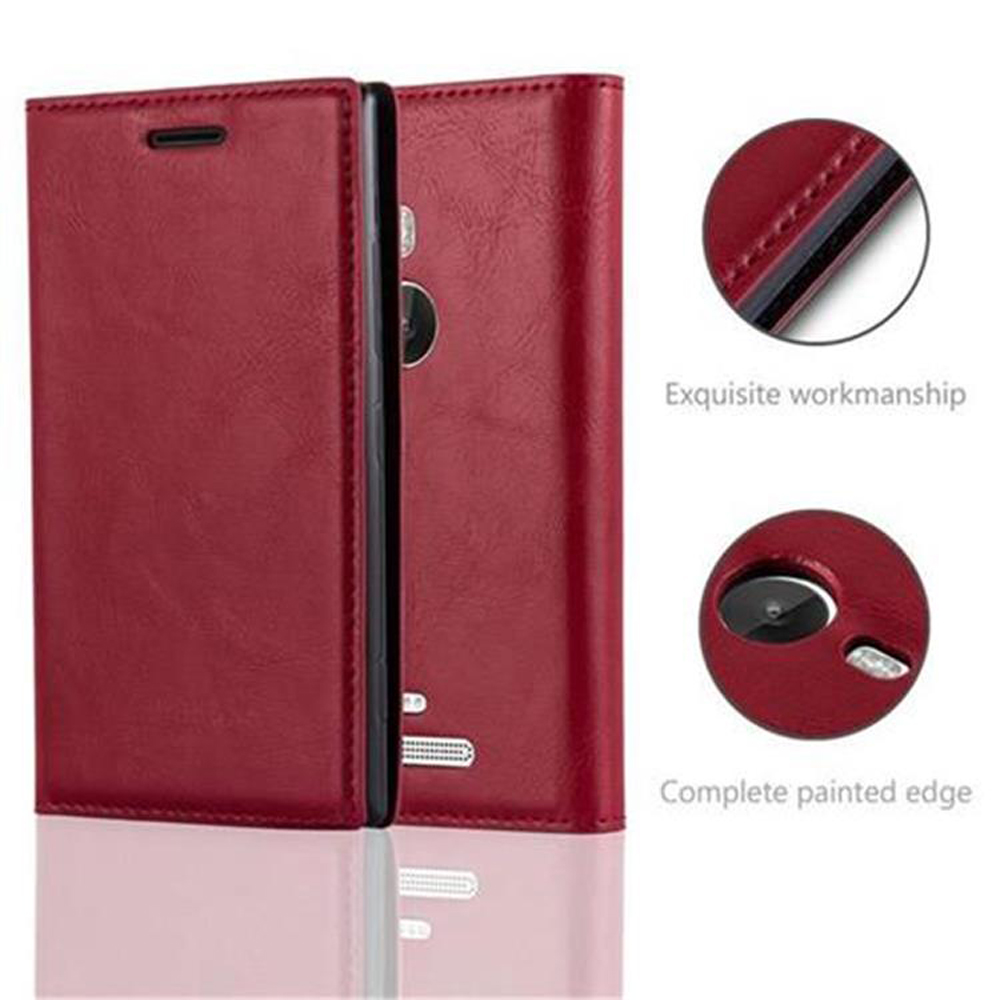 Viene mostrata una custodia per telefono rossa, con un primo piano del bordo e delle sue caratteristiche.