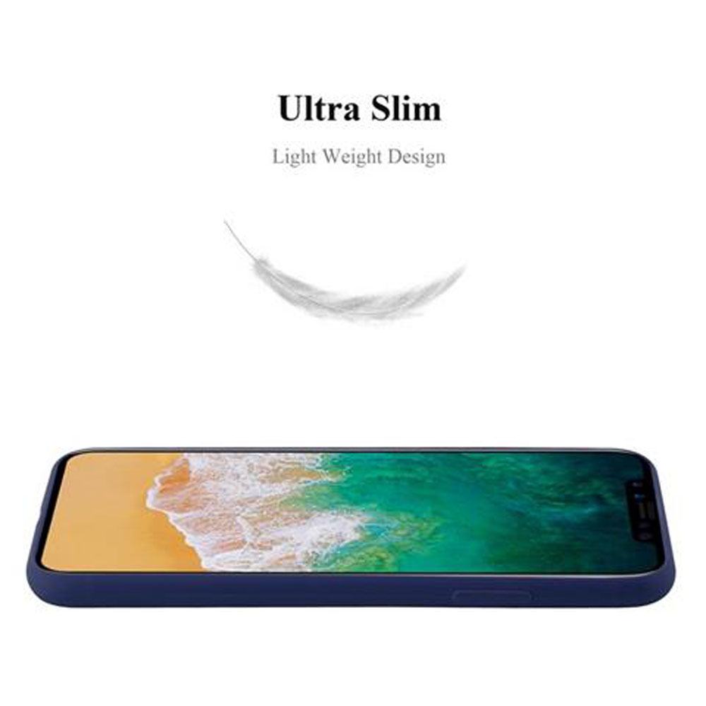 Telefon in einer blauen Hülle. Weißer Hintergrund. Federbild über dem Telefon.
