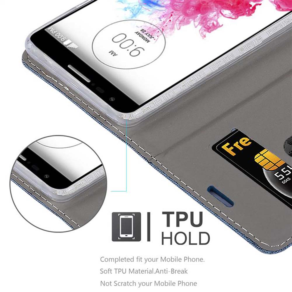 Un teléfono en una funda azul. La pantalla del teléfono muestra la hora. La funda tiene una ranura para tarjetas. Primer plano.