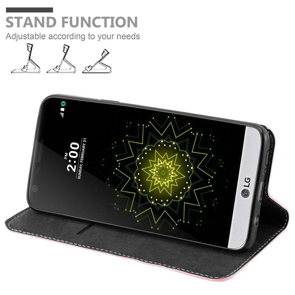 Teléfono en una funda con función de soporte. Función de soporte ajustable. El teléfono muestra la hora.