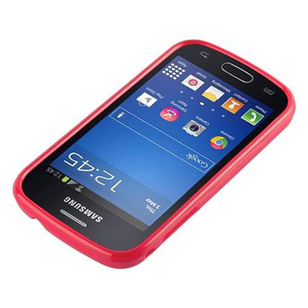 Coque de téléphone rouge avec un téléphone à l'intérieur. Écran de téléphone affichant l'heure et les applications. Fond blanc.