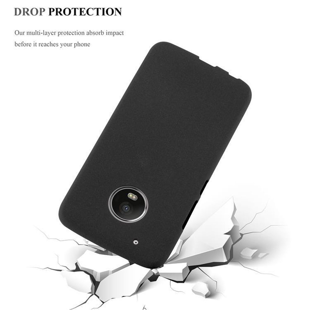 Una custodia nera per telefono con un ritaglio per fotocamera arrotondato, che viene fatta cadere su cemento rotto. Il testo dice 'Protezione anticaduta'.