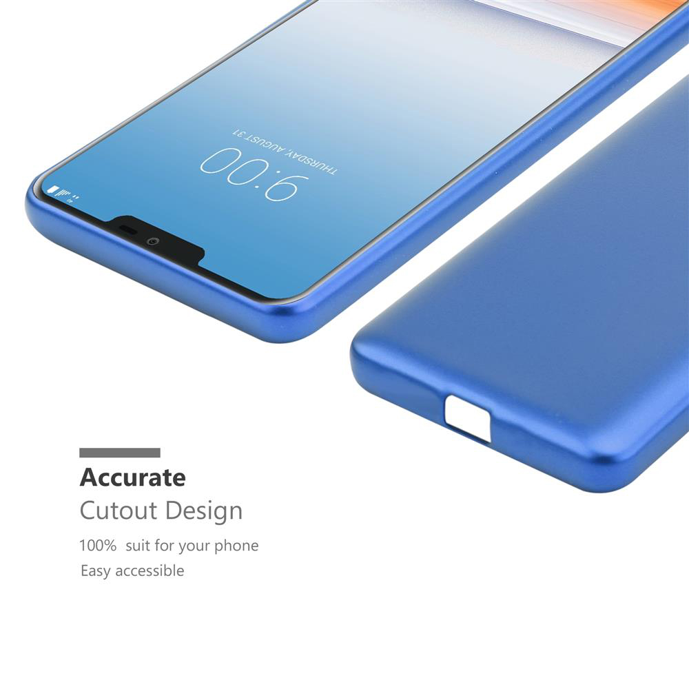 Telefono e custodia blu. Lo schermo mostra un display del telefono. Sfondo bianco.