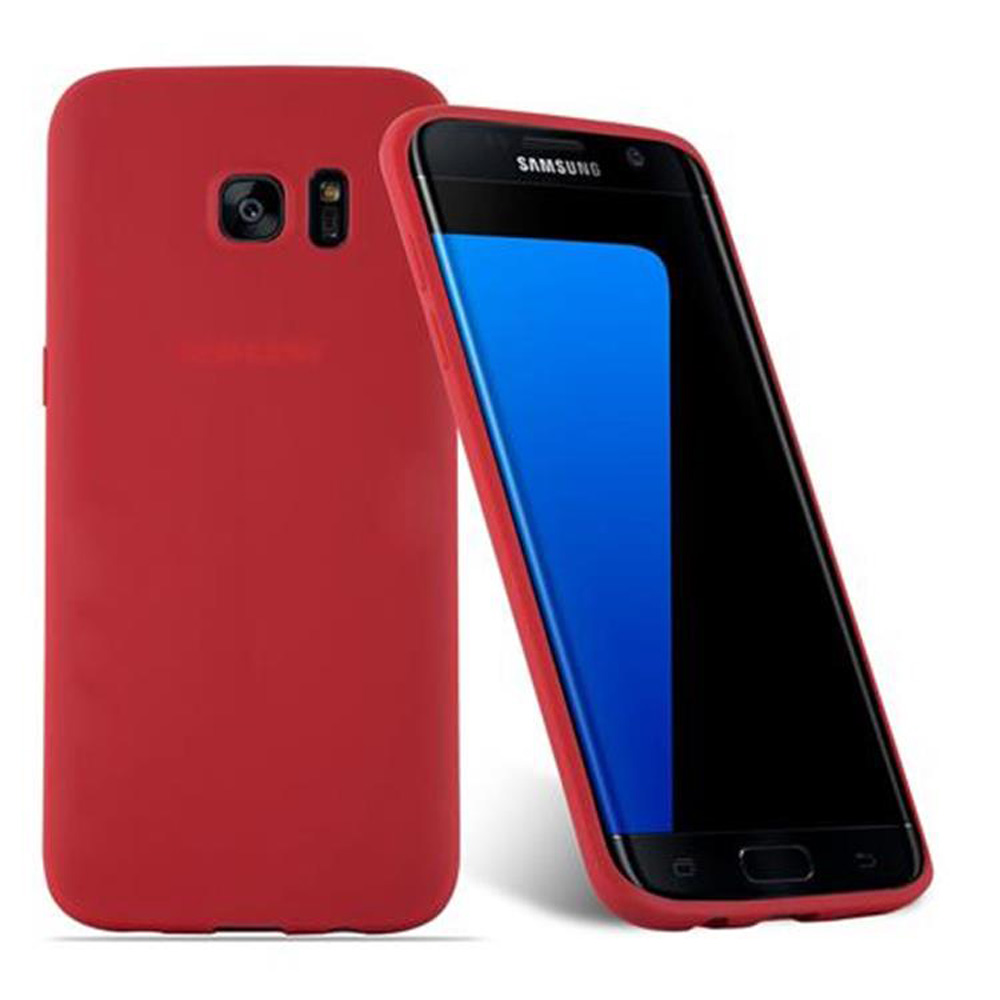 Funda y teléfono rojos, vista en ángulo, teléfono a la derecha, fondo blanco.