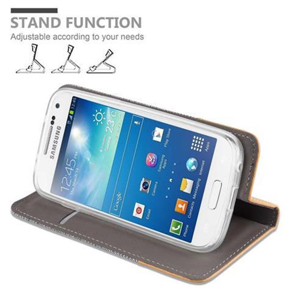 Teléfono en una funda con función de soporte. Funda gris, teléfono blanco, fondo blanco.