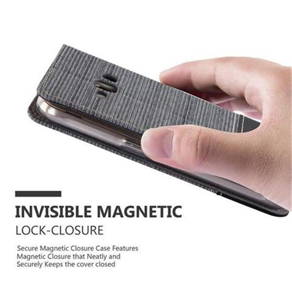 Mano che tiene un telefono in una custodia. Testo: Chiusura magnetica invisibile.
