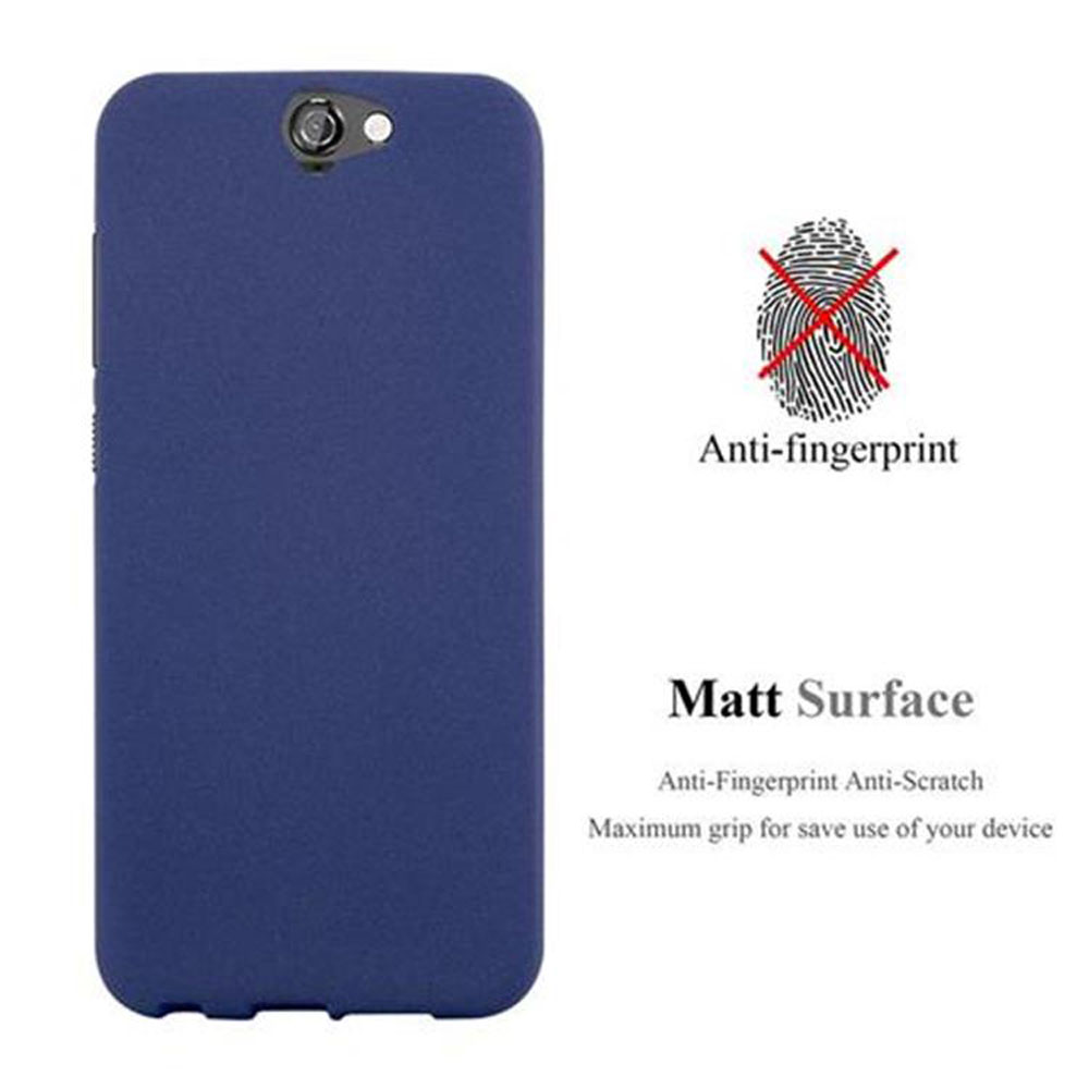 Una custodia blu scuro per telefono con sfondo bianco, che mostra l'anti-impronta e la superficie opaca.