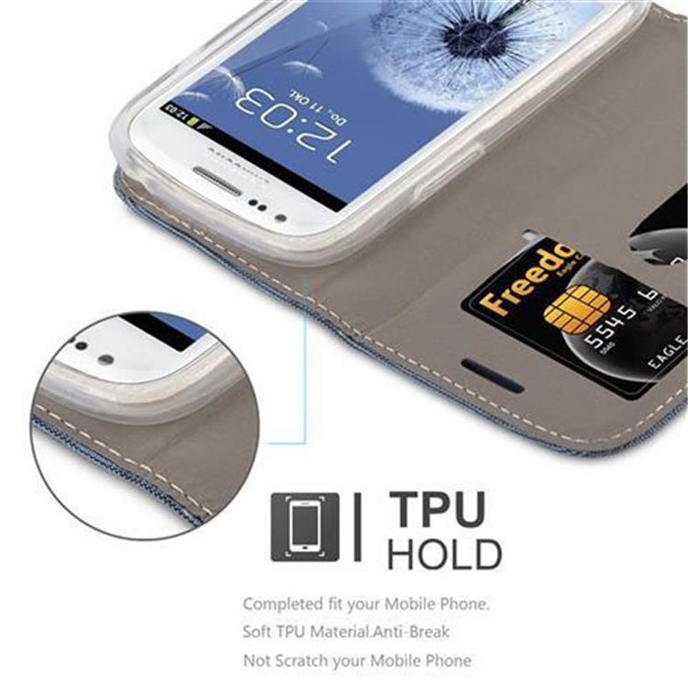 Ein Telefon in einer braunen Hülle mit einer Kreditkarte. Die Hülle hat ein TPU HOLD-Etikett.