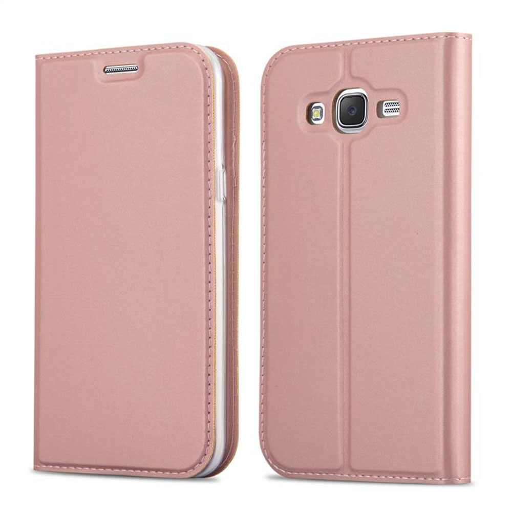 Dos fundas rosas para teléfono, una abierta. La funda abierta muestra un teléfono. Ambas tienen un diseño simple.
