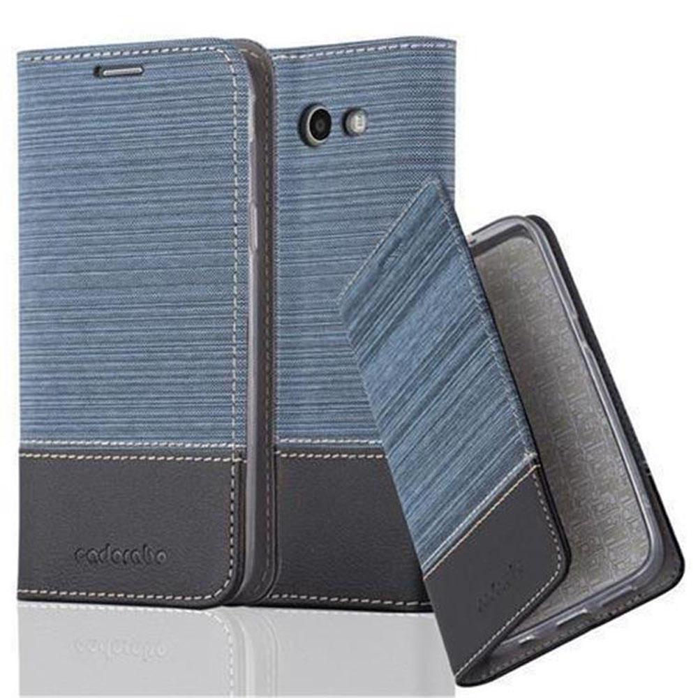 Custodia blu per telefono con fondo nero. Un'altra custodia a sinistra, con un telefono dentro.