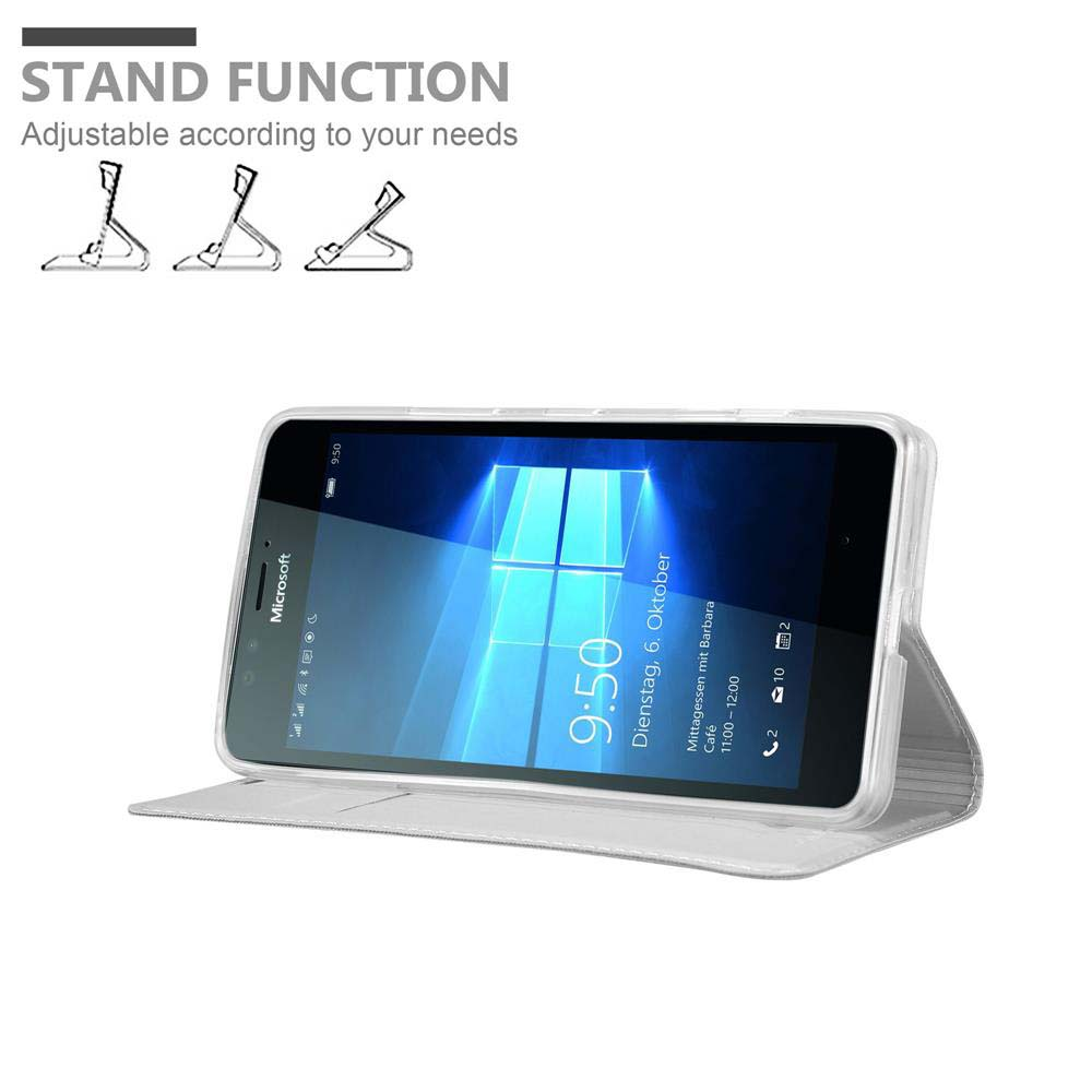 Teléfono en una funda, apoyado. El texto de arriba dice 'STAND FUNCTION'. La pantalla muestra la hora y la fecha.