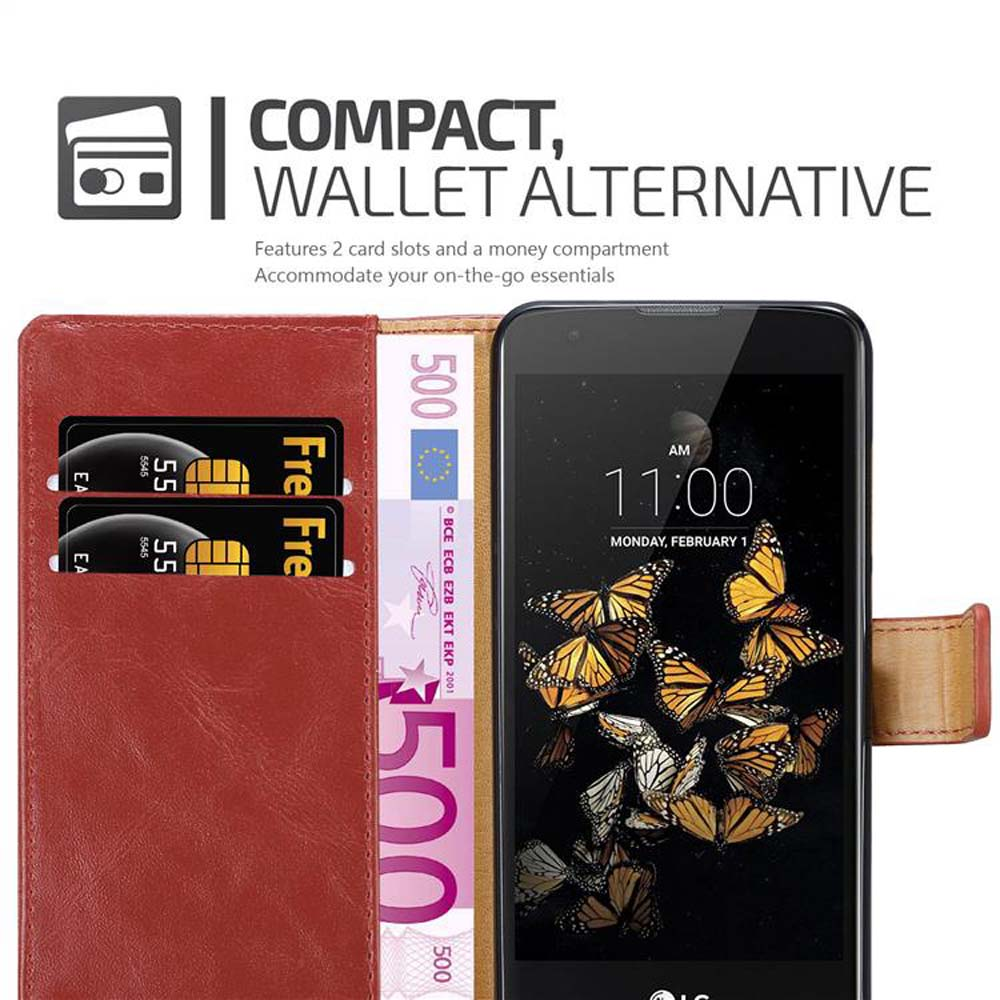 Funda roja para teléfono con teléfono. La pantalla muestra mariposas. Hay dos tarjetas y dinero.