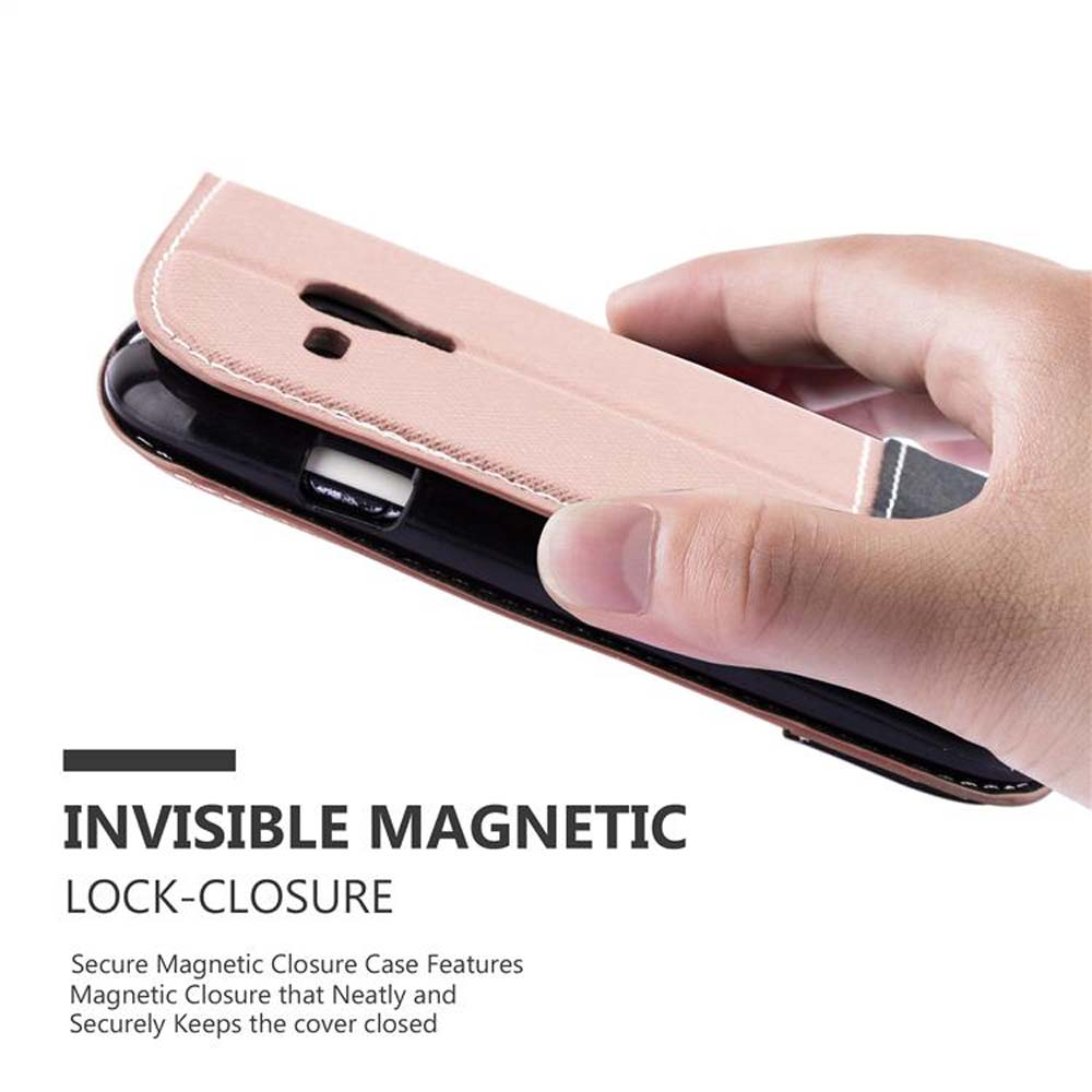 Hand öffnet eine rosa Handyhülle und enthüllt ein Telefon im Inneren.
