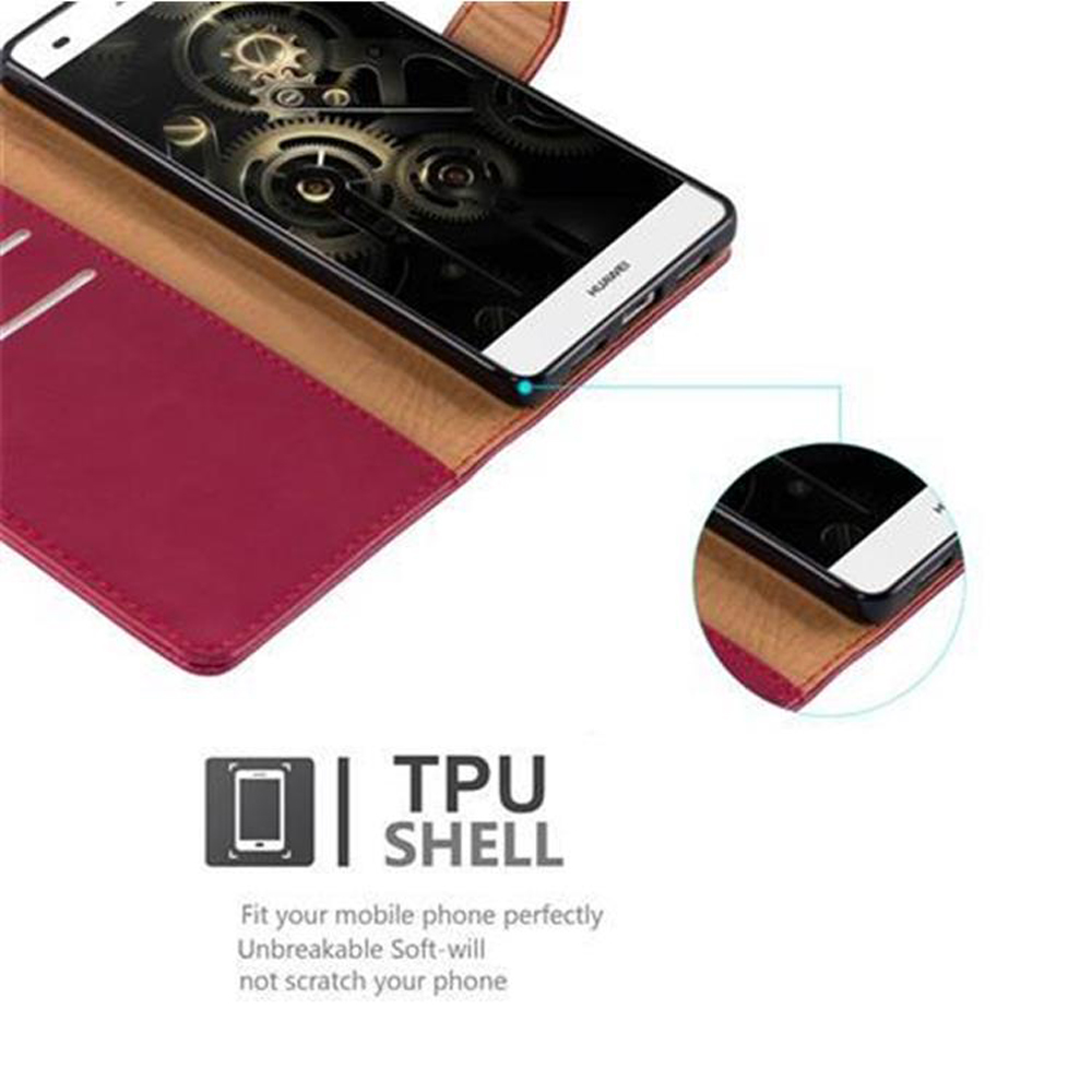 Un teléfono en una funda. El teléfono muestra engranajes. La funda es burdeos y marrón.