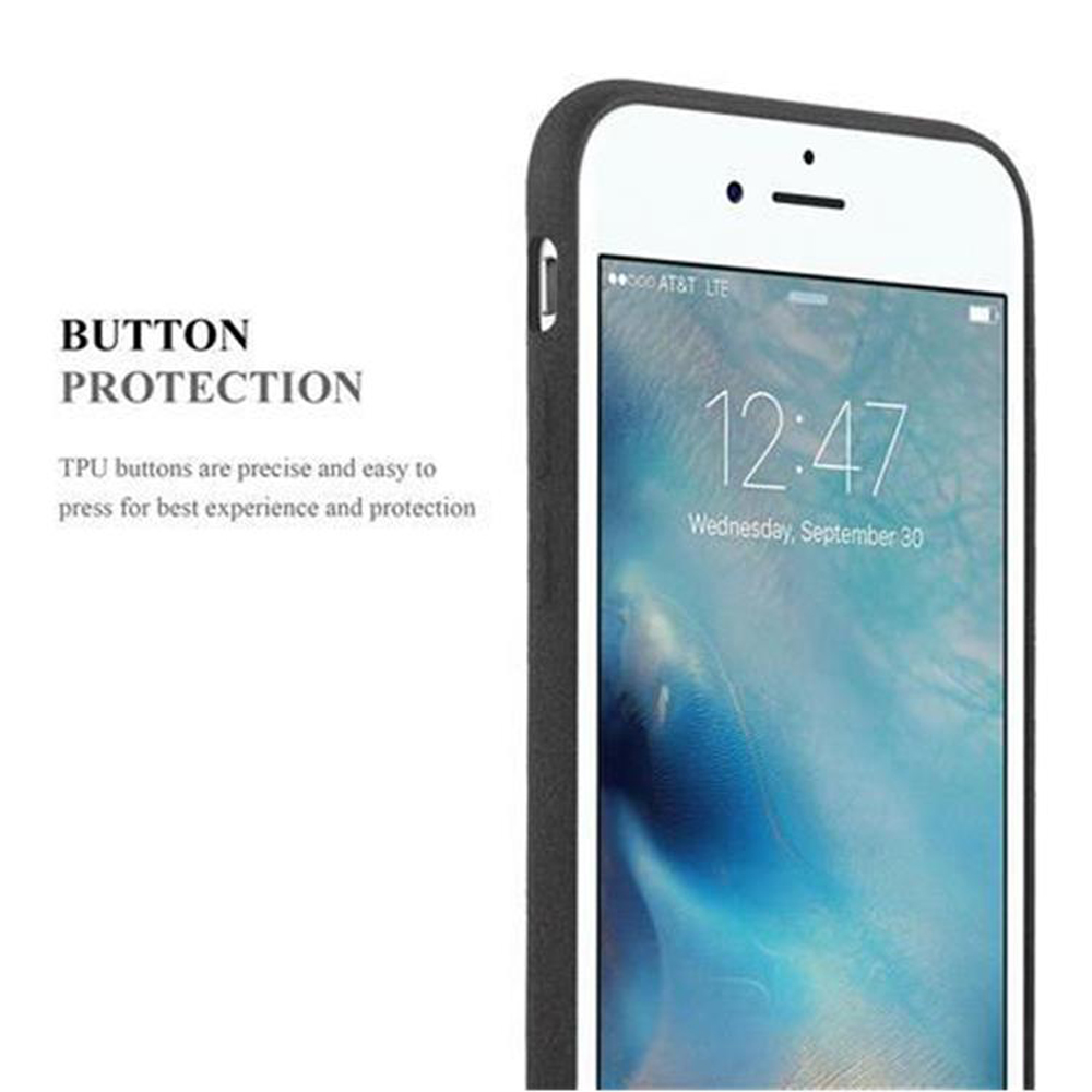 iPhone bianco con custodia nera. Visualizzazione dell'ora. Testo: Protezione dei pulsanti. I pulsanti TPU.