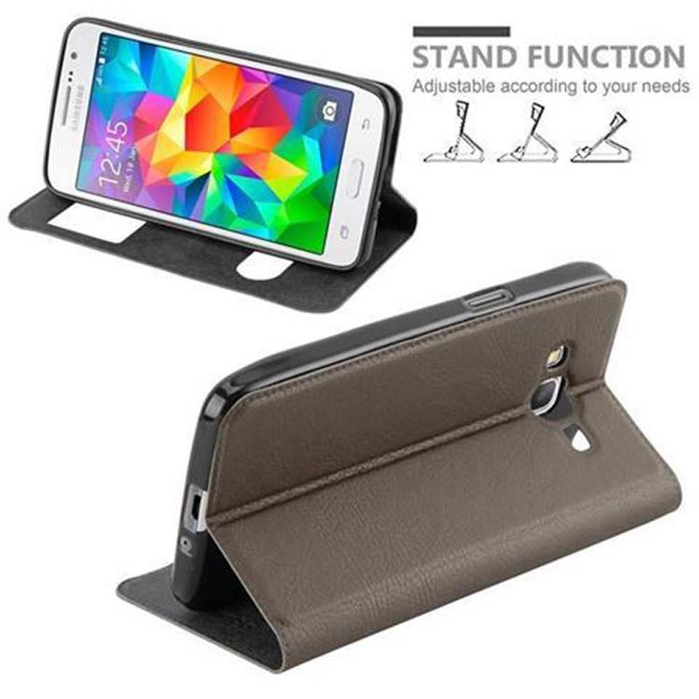 Funda de teléfono marrón con función de soporte. Muestra el teléfono en posición de soporte.