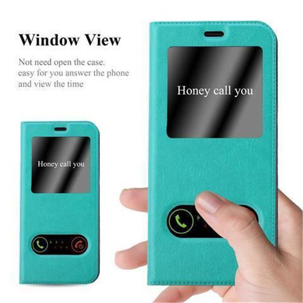 Una custodia per telefono verde acqua con un telefono all'interno. Lo schermo mostra Honey call you. Una mano tiene la custodia.