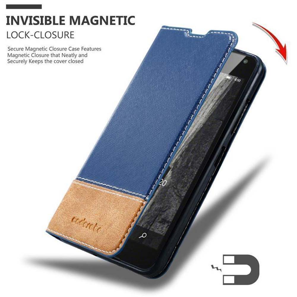 Funda de teléfono abierta con un teléfono dentro. La funda es azul y marrón claro con cierre magnético. Se muestra un imán.