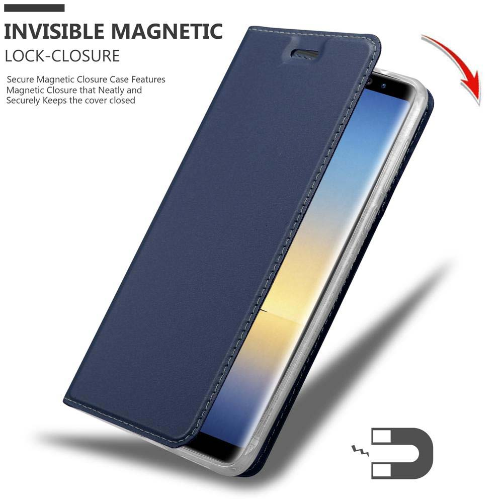 Eine dunkelblaue Handyhülle ist geöffnet und gibt ein Telefon frei. Die Hülle hat einen Magnetverschluss und ein Magnet-Symbol.