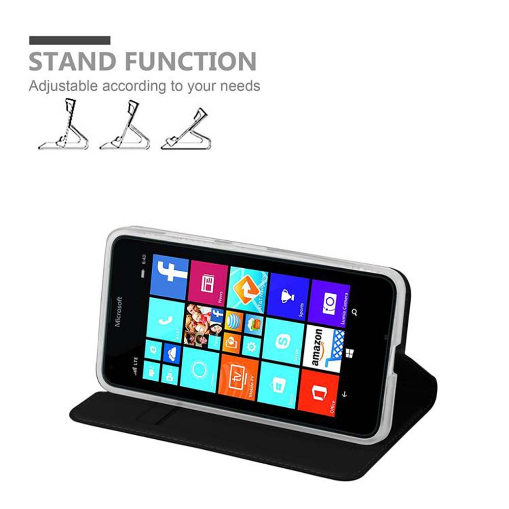 Un teléfono en una funda. La funda está abierta y sobre una superficie. El fondo es blanco.